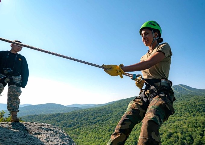 Leadership Challenge Weekend Student repelling