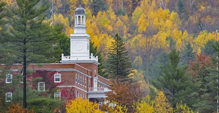 Scenic Fall Campus - Campus Beauty