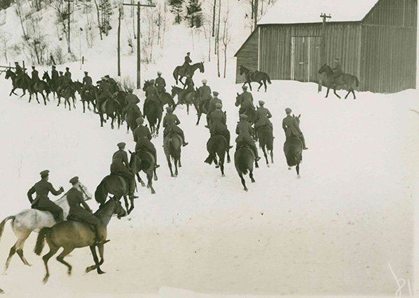 Old photo of Norwich Cavalry training on horseback