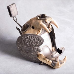 Tiger skull smoking apparatus